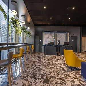 Radisson & Zurich Ξενοδοχείο με διαμερίσματα
